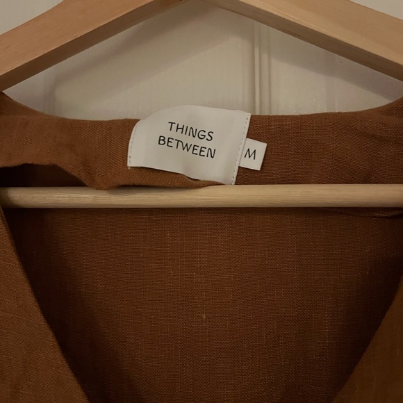 Piper & Scoot burnt orange midi dress with scalloped flutter sleeves - Picture 6 of 7